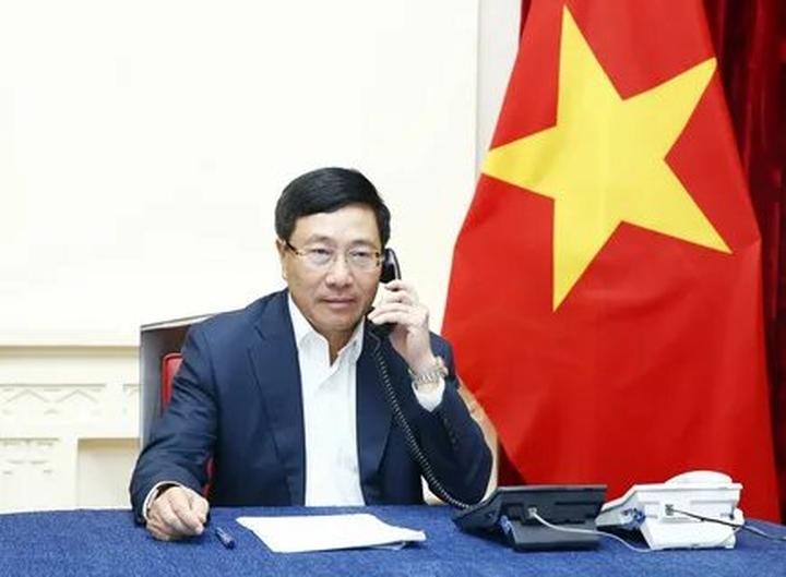 Hotspot Matrix và 3 kiểu giày phản bội chủ nhân, nàng chân to cần né gấp